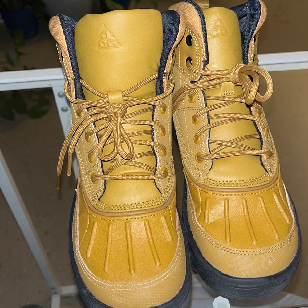 Nike ACG Boots 4.5